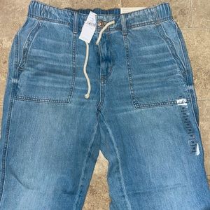 Light-washed Jeans💙🤍